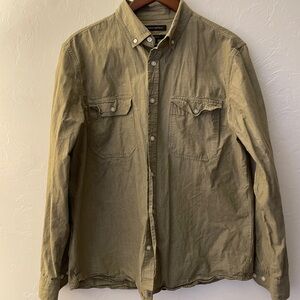 Banana Republic Men’s Olive Green Button Up Shirt